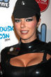 Adrianne zeigte ihren blanken Po bei der Comicmesse
