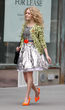 AnnaSophia Robb in einem Paillettenkleid
