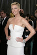 Charlize Theron zeigte sich bei den Oscars endlich wieder blond