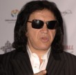 Gene Simmons soll eine Maskenbildnerin begrapscht haben Gene Simmons soll eine Maskenbildnerin begrapscht haben