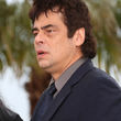 Benicio steht zu der eigenwilligen Frisur
