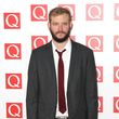 Dort parodierte er Grammy-Gewinner Bon Iver alias Justin Vernon Dort parodierte er Grammy-Gewinner Bon Iver alias Justin Vernon