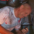 Bruce Willis weint in einem Video deswegen