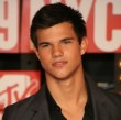 In der Twilight-Reihe spielt er den Jakob Black In der Twilight-Reihe spielt er den Jakob Black