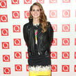 Lana trug über dem Kleid lieber eine Lederjacke