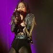 Nicole Scherzinger sieht ziemlich sexy bei einem Bühenauftritt aus 