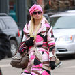 Erst vor ein paar Tagen sah man Paris Hilton noch mit den obligatorisch blonden Haaren Erst vor ein paar Tagen sah man Paris Hilton noch mit den obligatorisch blonden Haaren