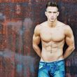 Kandidat Patrick war schon Mister Berlin und kann so mit seinem Aussehen beeindrucken