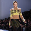 Designerin Charlotte Ronson setzte auf Erdtöne in Kombination mit knalligem Gelb Designerin Charlotte Ronson setzte auf Erdtöne in Kombination mit knalligem Gelb