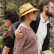Sienna Miller kombiniert Hut zum Babybauch 