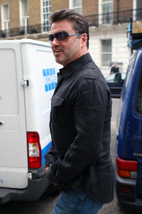 George Michael ist nach vier Wochen Knast wieder frei George Michael ist nach vier Wochen Knast wieder frei