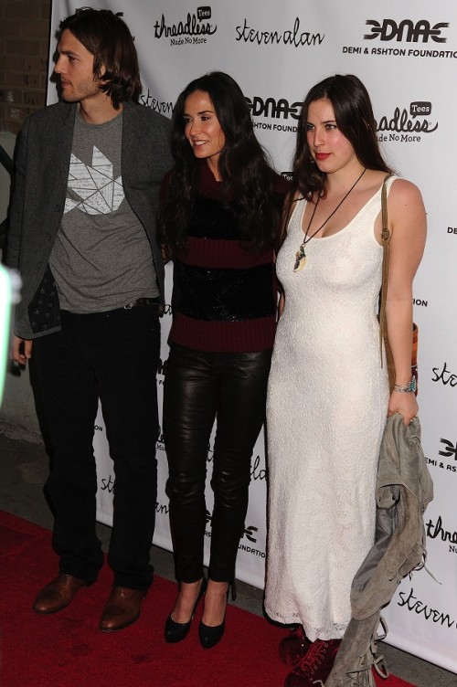 Ashton, Demi und Scout besuchen eine Filmpremiere Ashton, Demi und Scout besuchen eine Filmpremiere