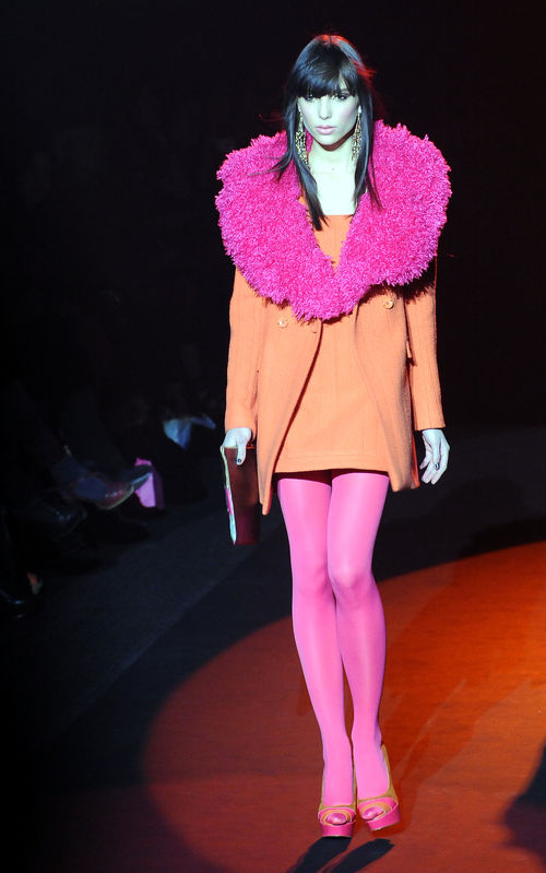 Betsey Johnson buchte Lisa-Marie für eine Modenschau in Paris Betsey Johnson buchte Lisa-Marie für eine Modenschau in Paris