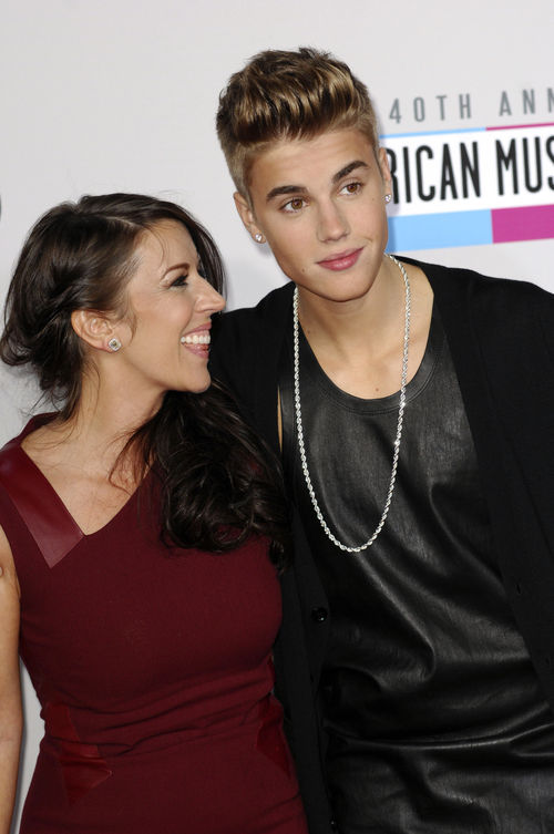 Justin Bieber und seine Mutter Pattie haben ein inniges Verhältnis Justin Bieber und seine Mutter Pattie haben ein inniges Verhältnis