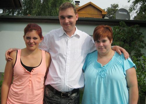 Andy wählte Melanie (rechts im Bild) Andy wählte Melanie (rechts im Bild)