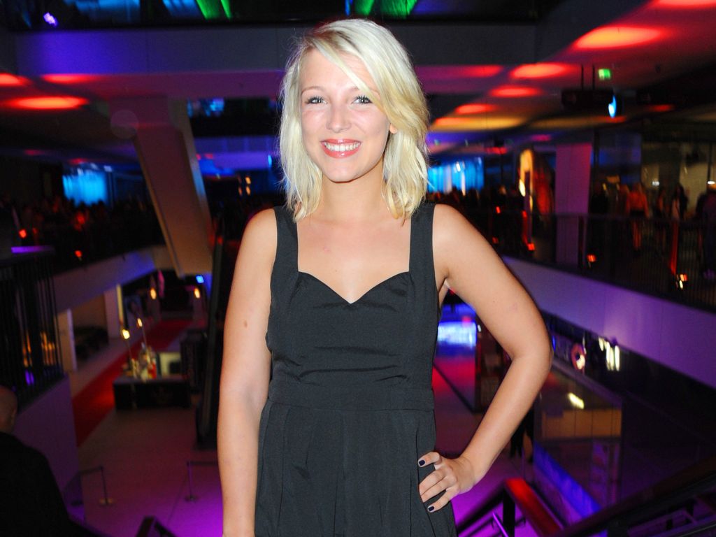 happy-birthday-gzsz-iris-feiert-ihren-geburtstag-promiflash-de