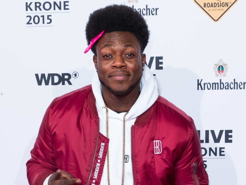 YouTubeStars im Check Jokah Tululu, der mit dem Kamm Promiflash.de