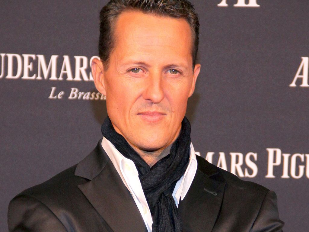 Michael Schumacher noch immer in Lebensgefahr | Promiflash.de