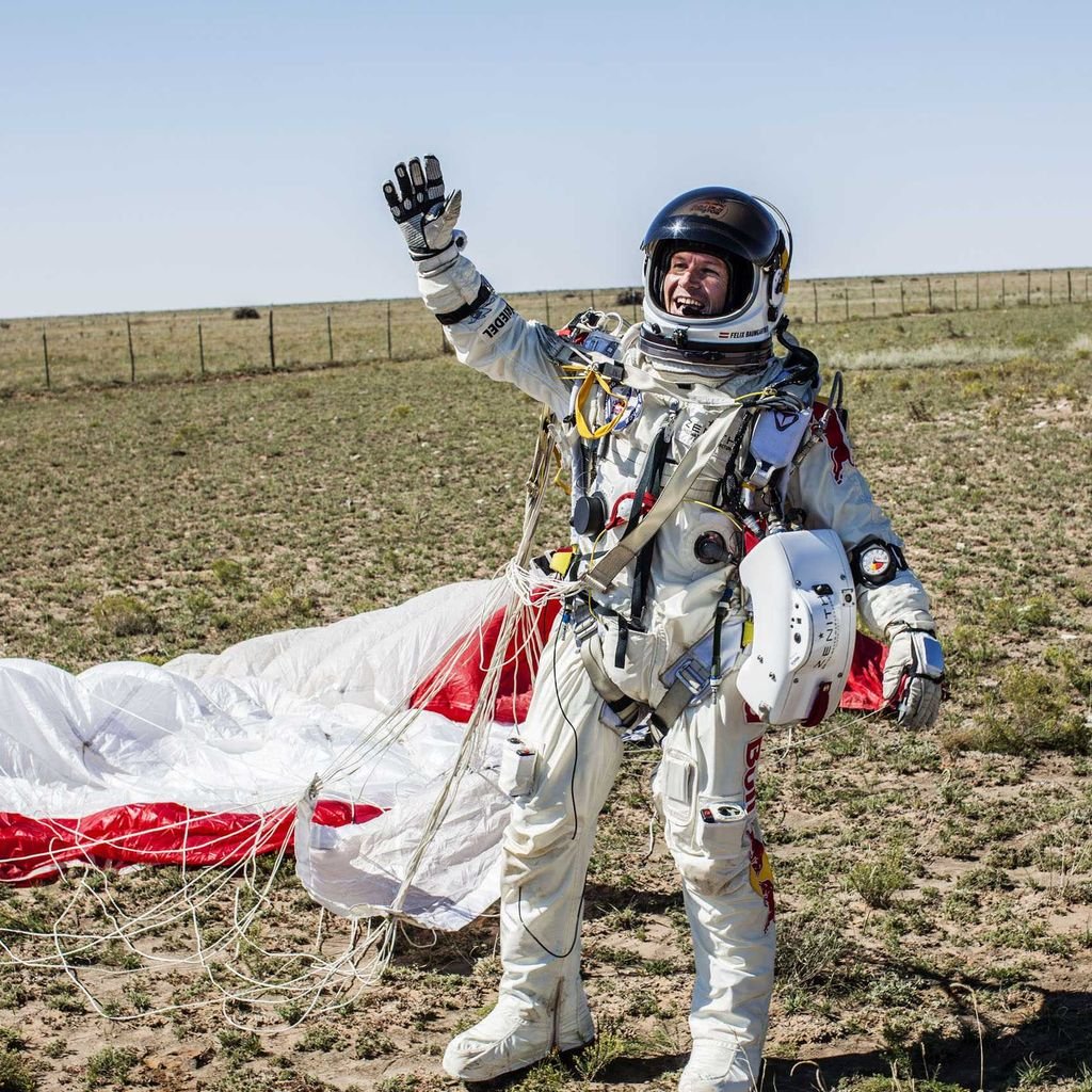 Felix Baumgartner nach der Landung aus der Stratosphäre, 2012
