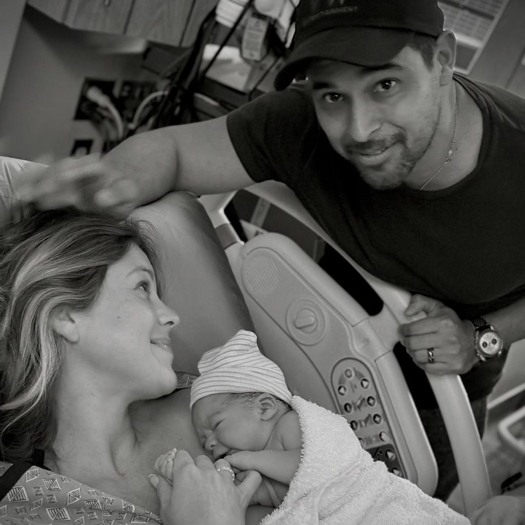 Wilmer Valderrama und Amanda Pacheco mit ihrem Baby, Juli 2025