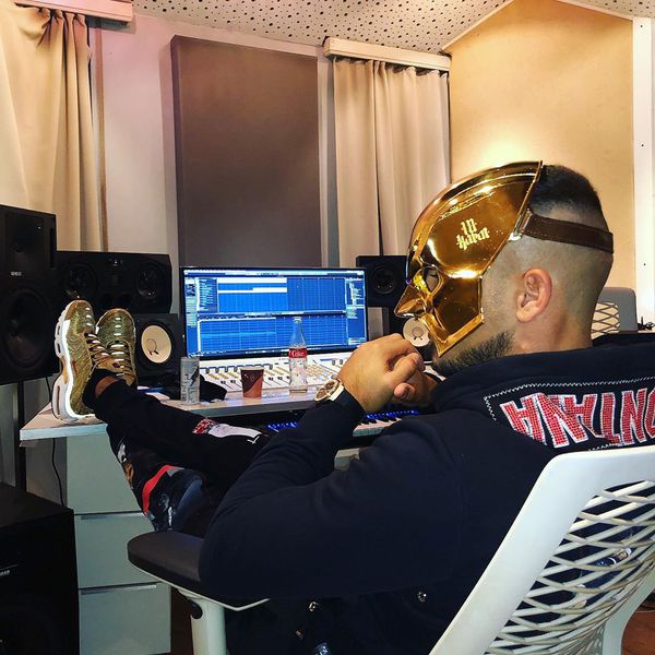 Was Ist 18 Karat Für Ein Landsmann 18 Karat | Promiflash