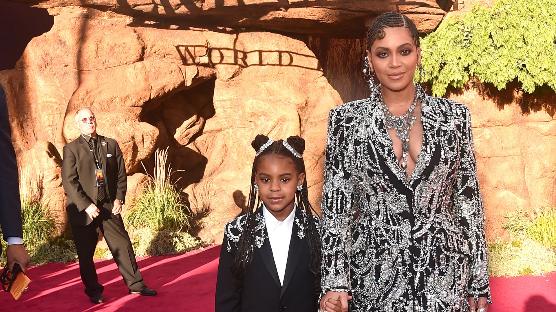 Beyoncés Tochter Blue Ivy (10) bot 81.400 Euro bei Auktion!
