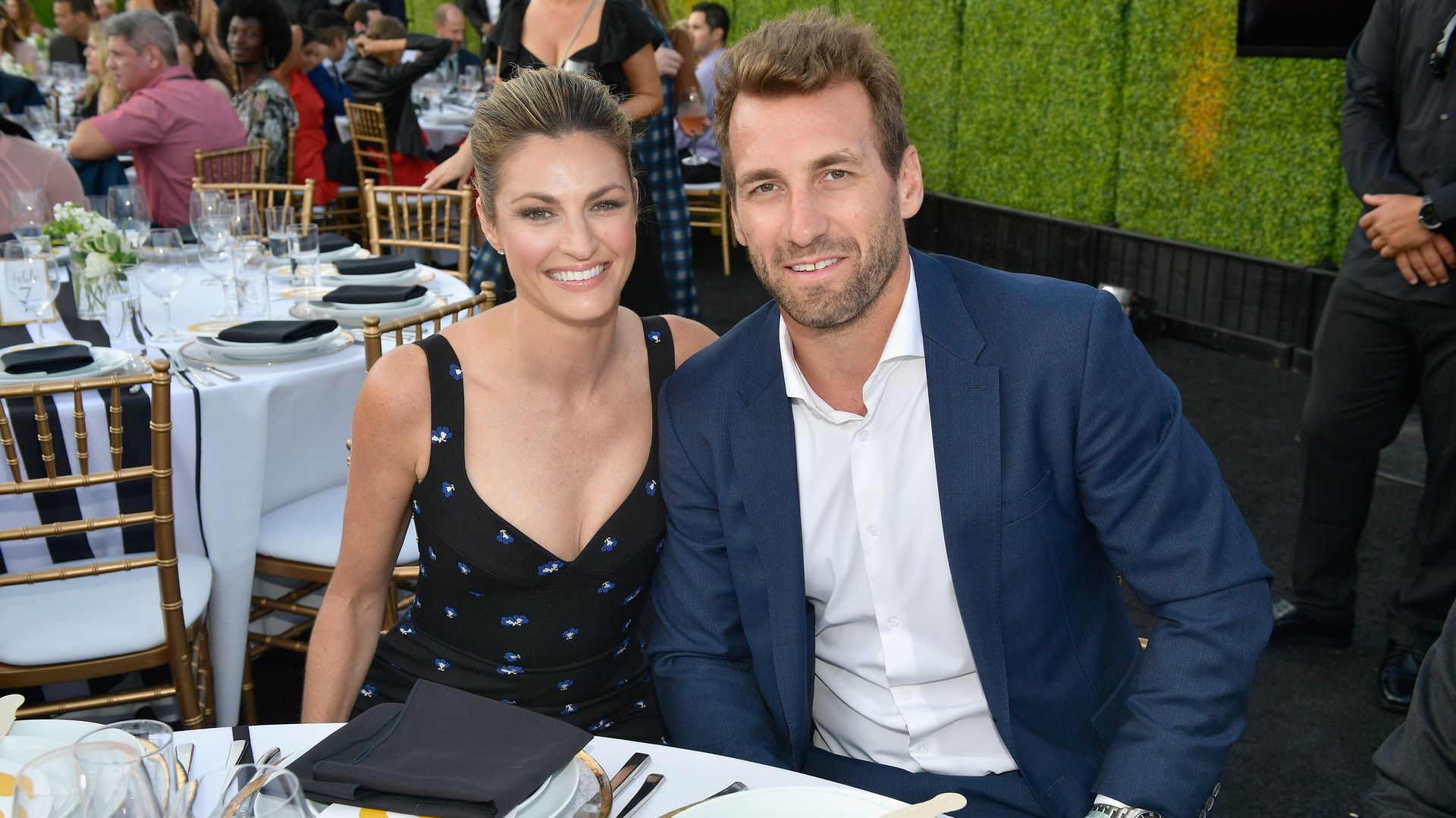 Per Leihmutter Erin Andrews und Mann freuen sich über Sohn!