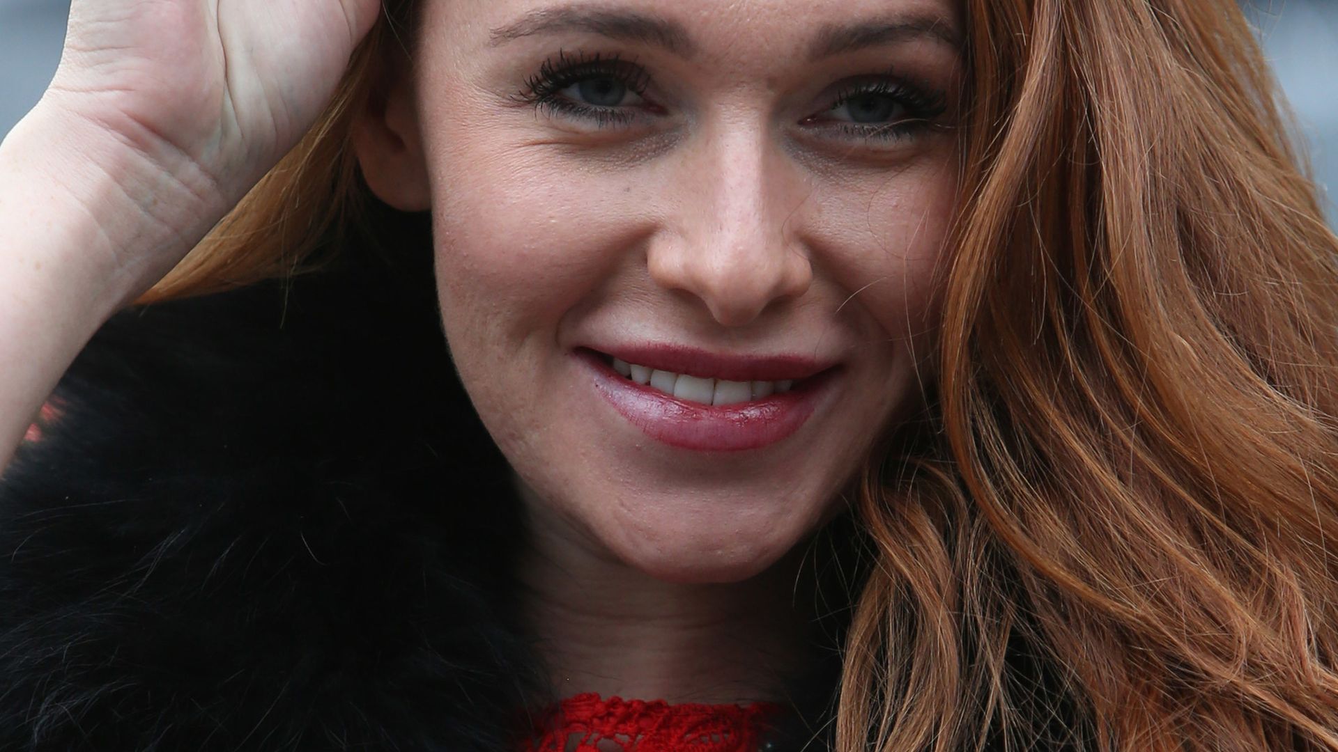 Schon wieder! ist glücklich vergeben Promiflash.de