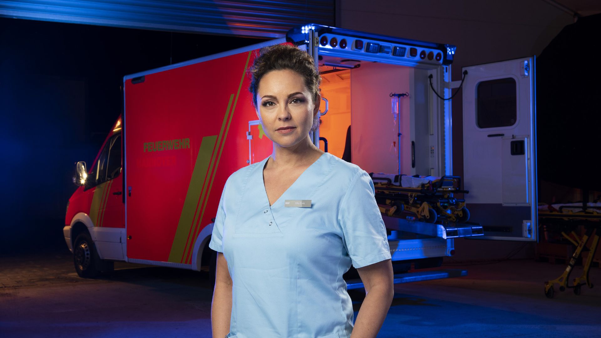 "Nachtschwestern"-Ines zieht den Kittel für den Playboy aus