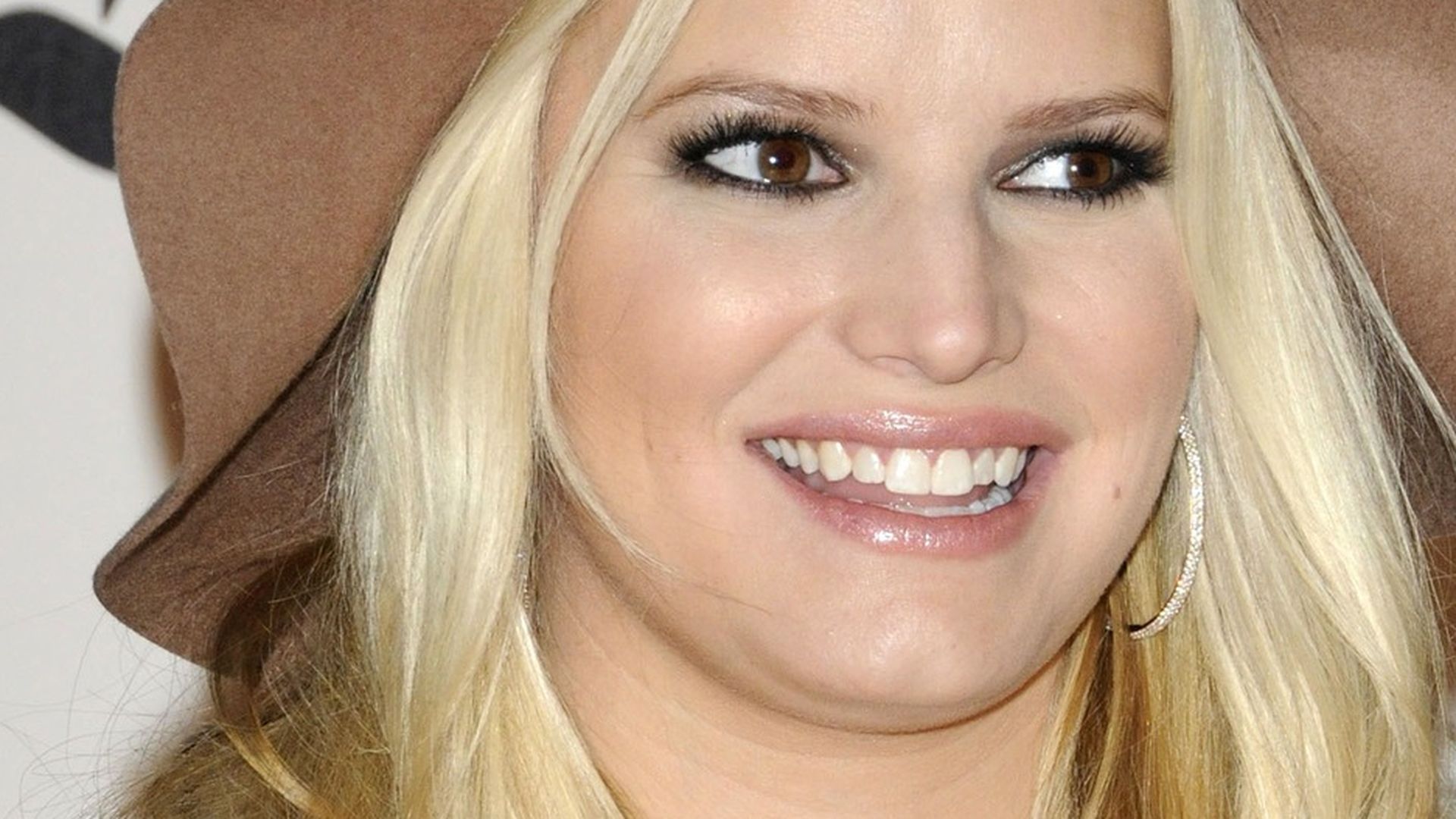 Jessica Simpsons eigene Schmuckkollektion Promiflash.de