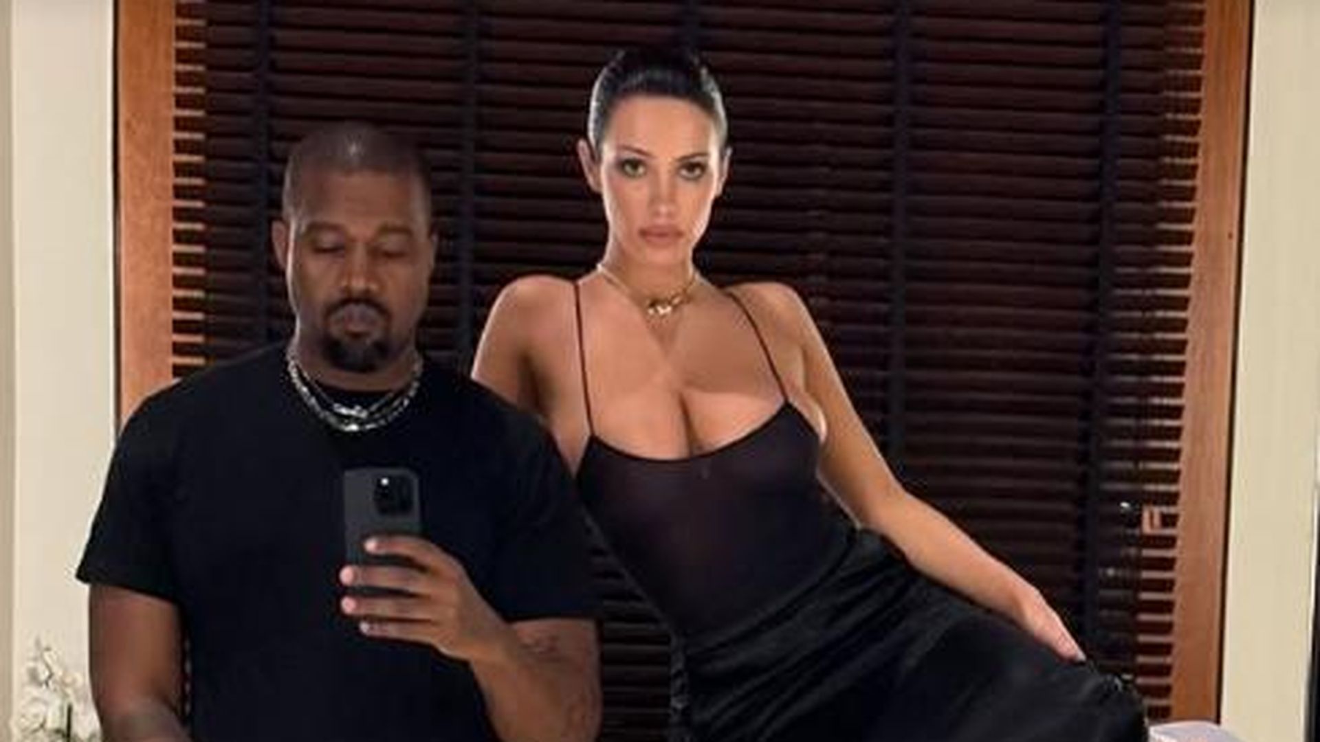 Kanye-West-und-Bianca-l-uten-neues-Jahr-mit-hei-en-Fotos-ein