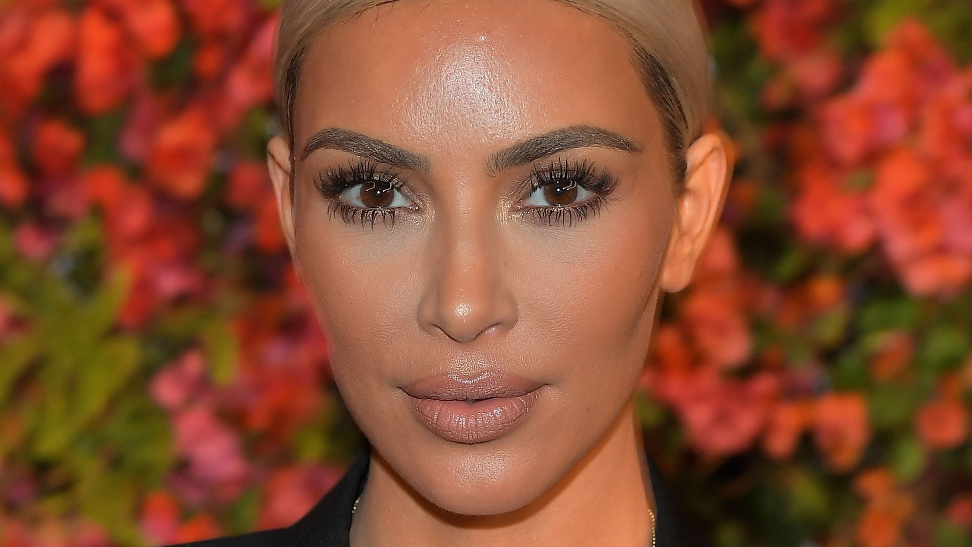 Über 200 Teile Kim K. verkauft gebrauchte Kleidung bei eBay Promiflash.de
