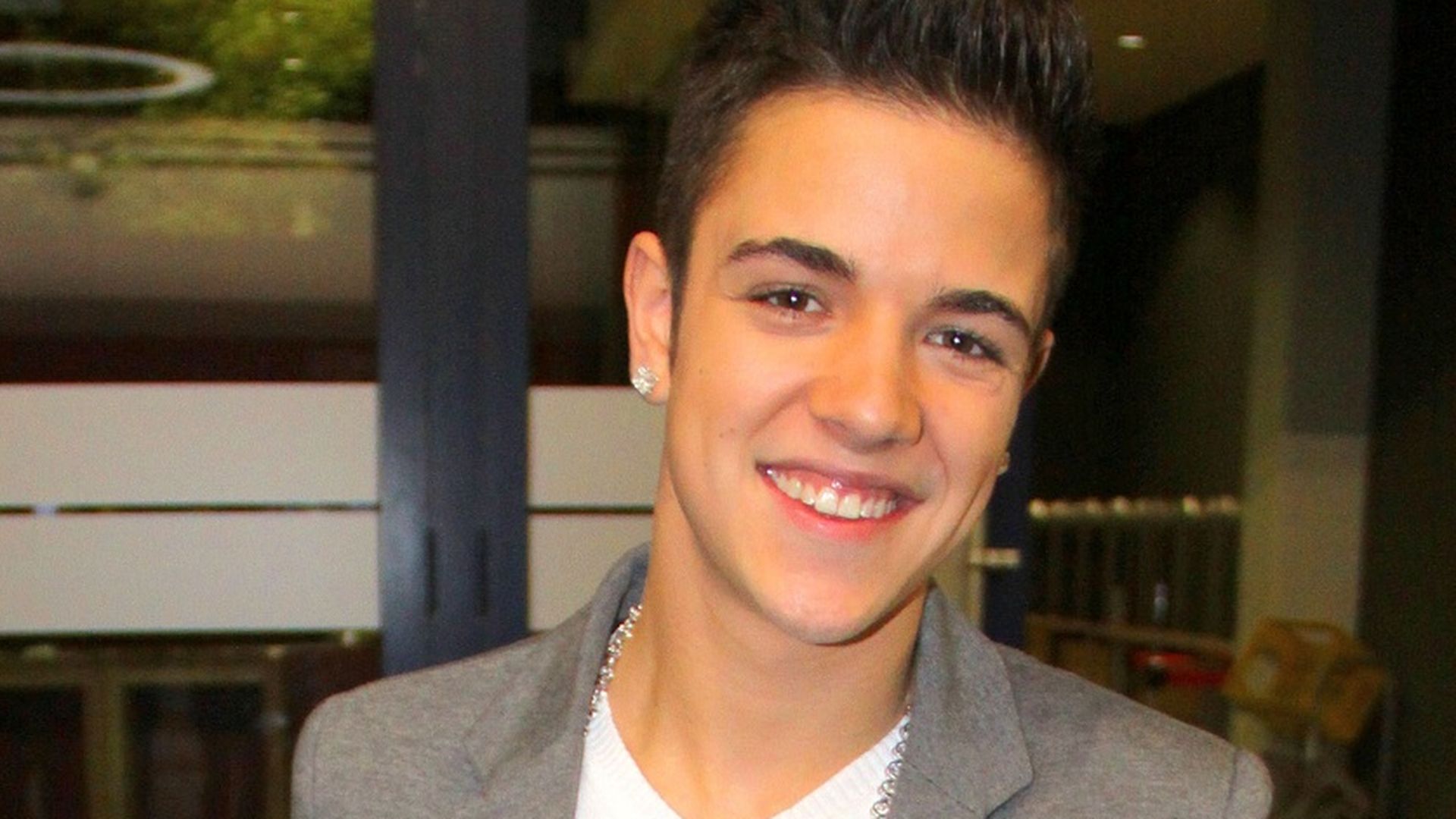 DSDSLuca Hänni So war sein erstes Mal! Promiflash.de