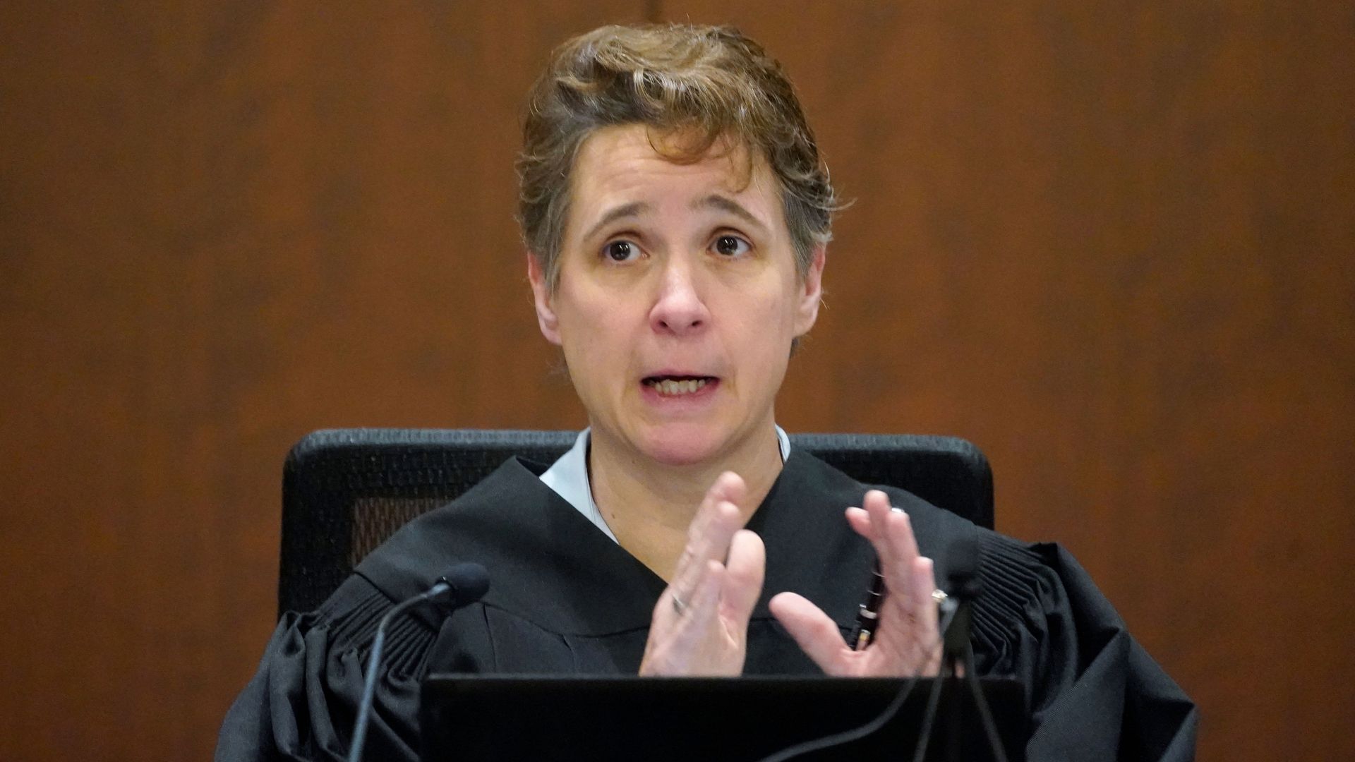 Клевета на судью. Клевета на судью. Эмбер гайгер. Клевета на судью. Злостная клевета.