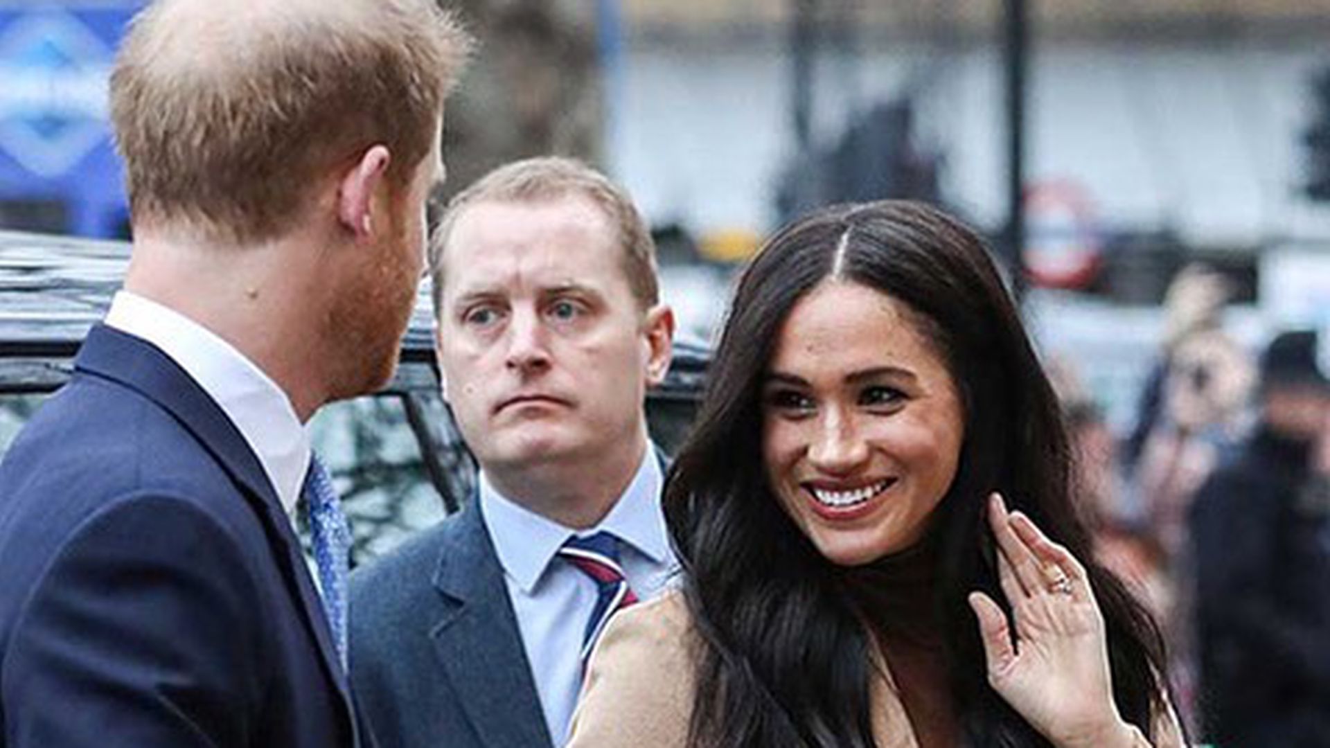 Ist Herzogin Meghan der Grund für den royalen Rücktritt? | Promiflash Ist Herzogin Meghan der Grund für den royalen Rücktritt? | Promiflash