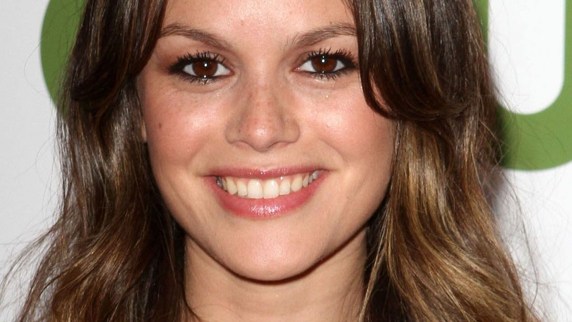 Rachel Bilson verwöhnt ihren Liebsten Promiflash.de