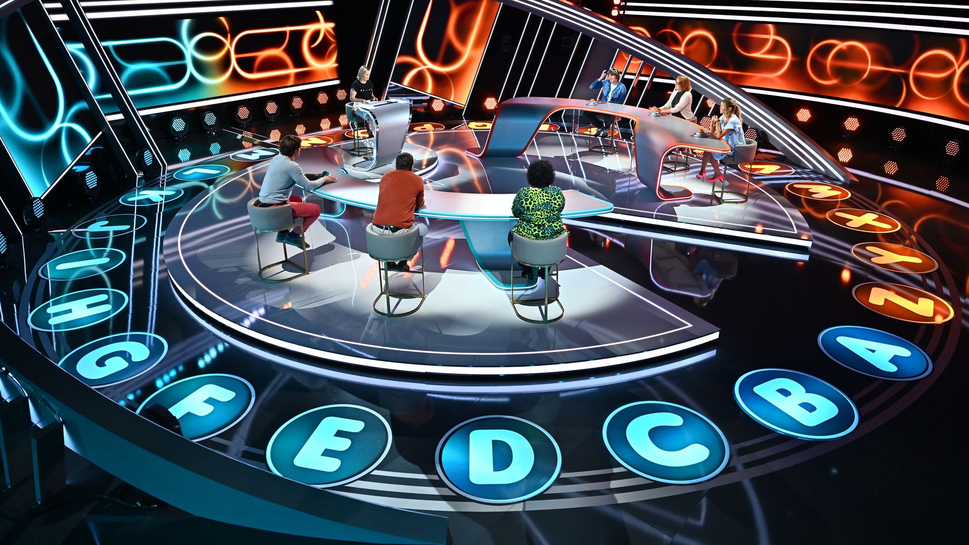 Buchstaben Battle Neue Quizshow Mit Ruth Moschner Promiflash De