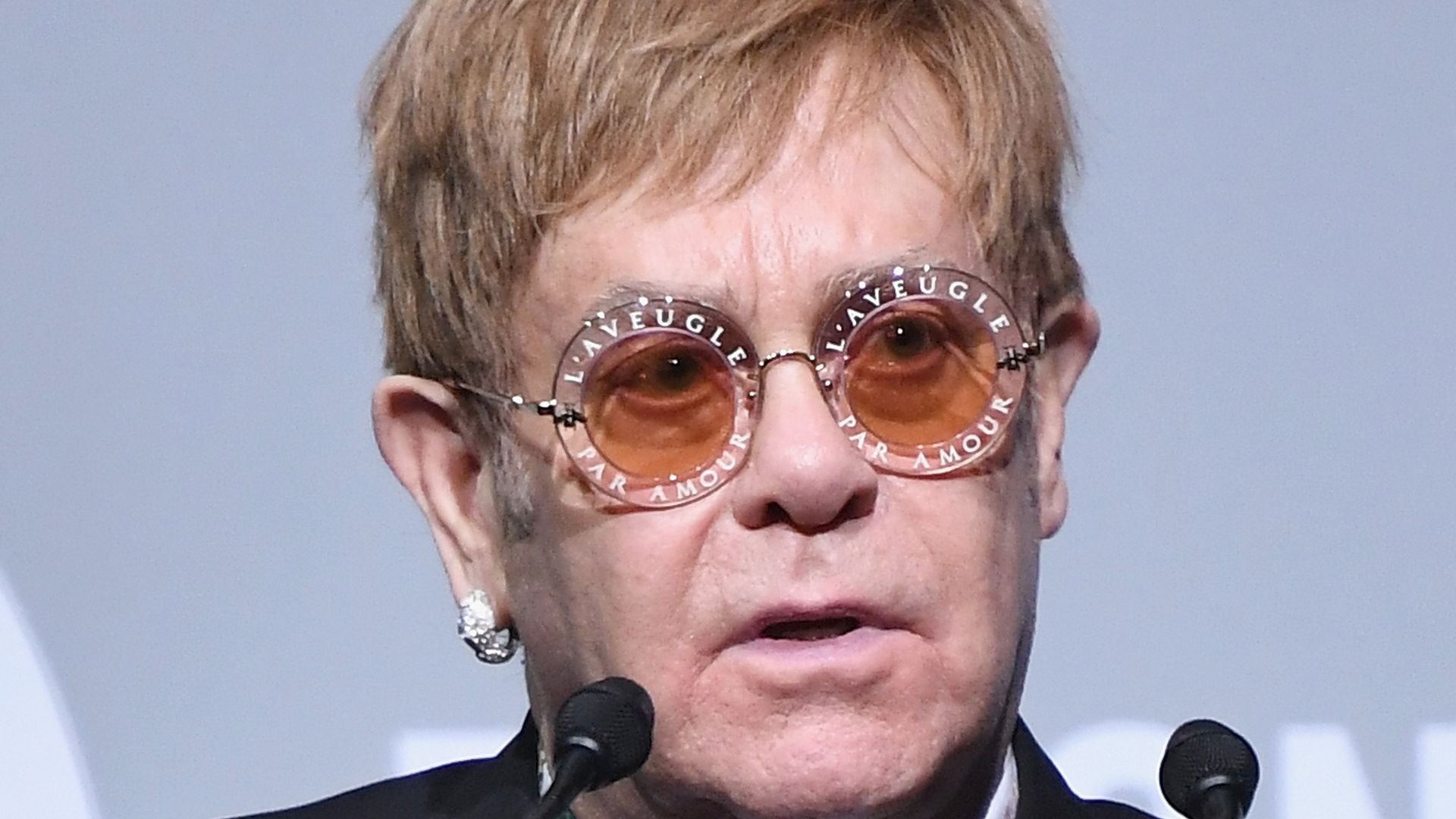 Selbstmord? Elton John trauert um toten Bassisten Promiflash.de