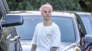 Neuer Look Justin Bieber Hat Seine Haare Pink Gefarbt Promiflash De