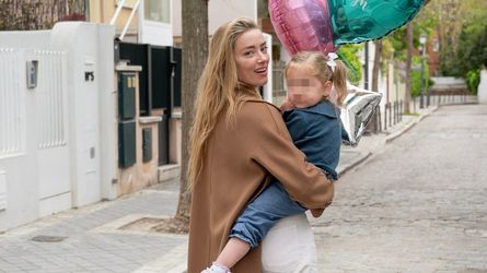 Amber Heard und Tochter genießen Ausflug im sonnigen Madrid