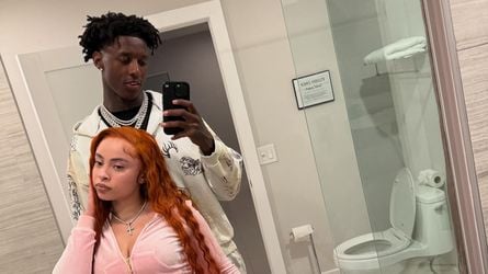 Ice Spice entblößt ihren nackten Po vor Pariser Eiffelturm