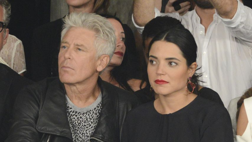 Adam Clayton und Mariana Teixeira De Carvalho