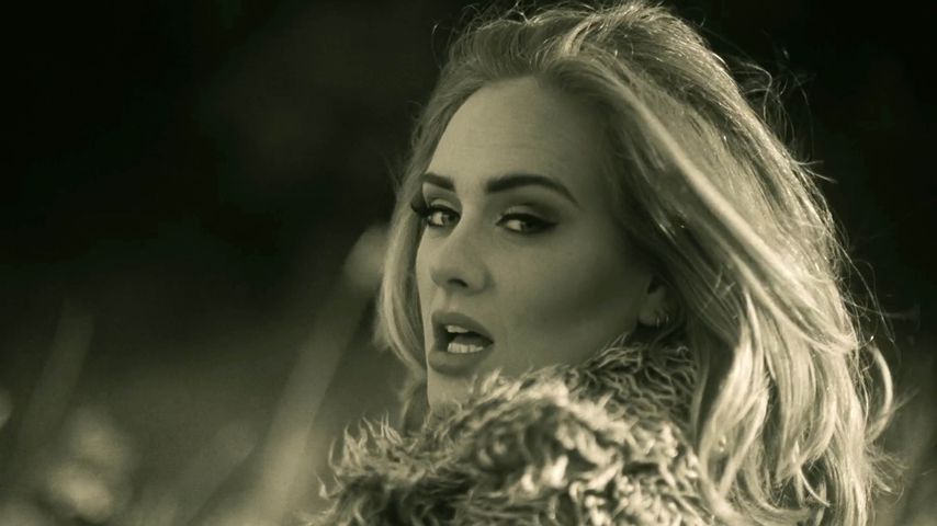 Adele im Musik-Video zu ihrer Single "Hello"
