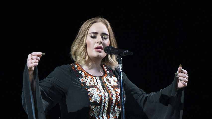 Adele auf der Bühne beim Glastonbury Festival 2016