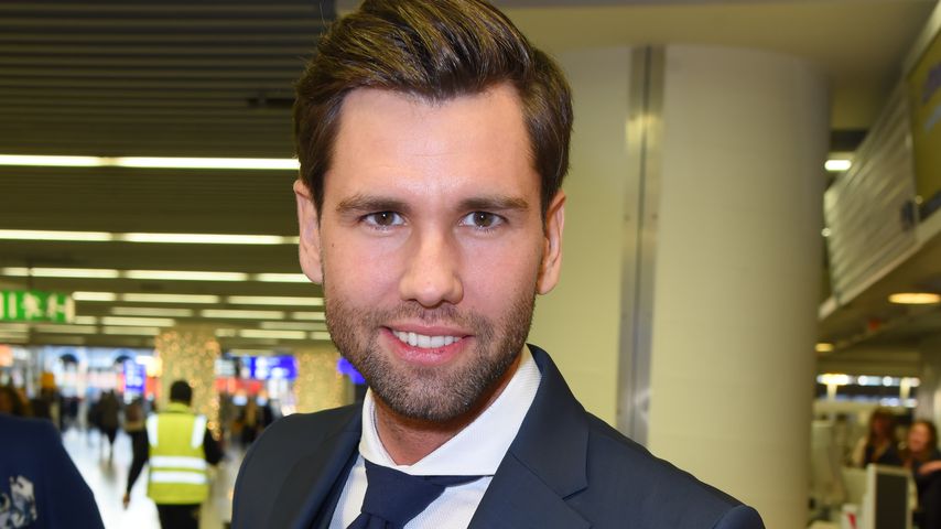 Alexander "Honey" Keen am Frankfurter Flughafen vor dem Abflug ins Dschungelcamp 2017