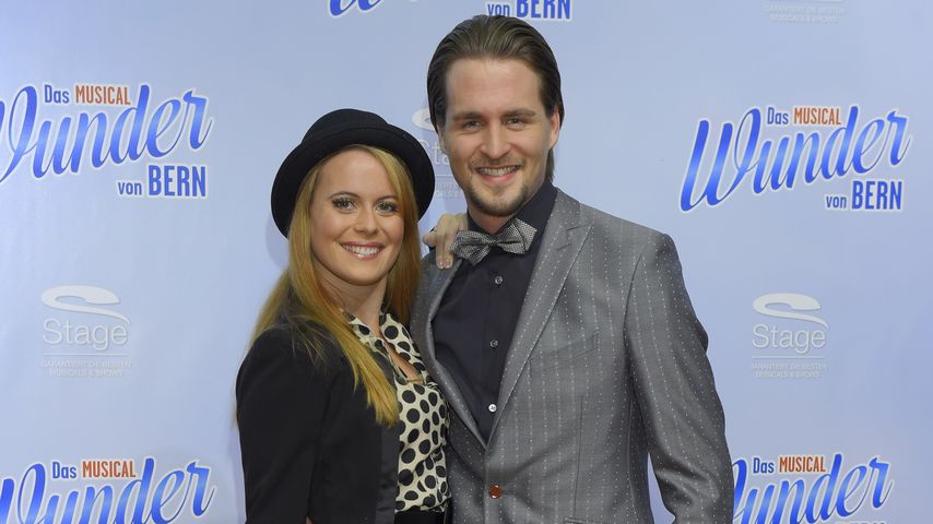 Alexander Klaws und Freundin Nadja Scheiwiller bei der Premiere von "Das Wunder von Bern" in Hamburg
