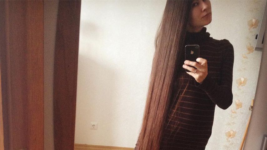 Wow! Real-Life-Rapunzel bindet aus 2-Meter-Haaren einen Zopf