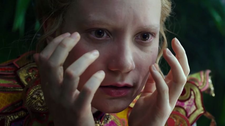 Mia Wasikowska