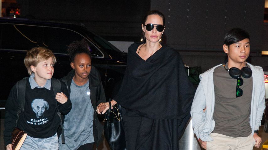 Angelina Jolie mit ihren Kindern Shiloh, Zahara und Pax