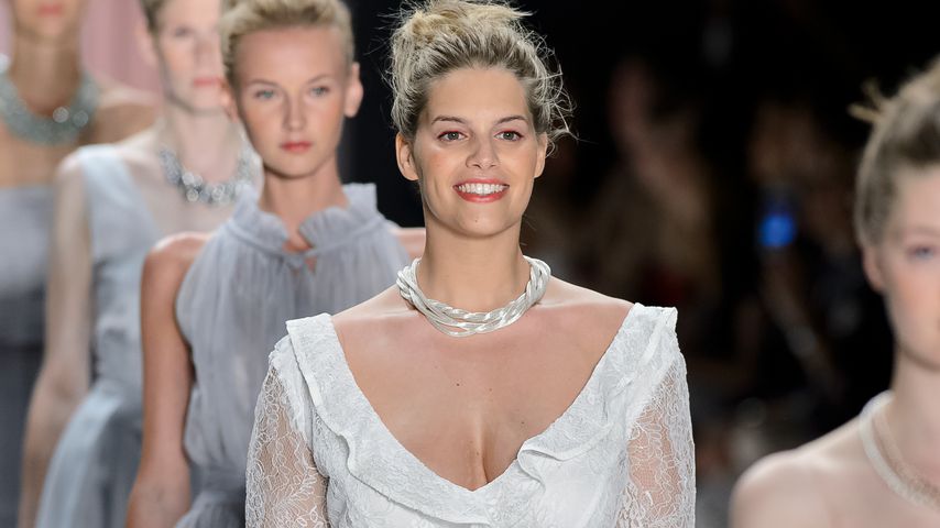Angelina Kirsch mit anderen Models auf der Berlin Fashion Week